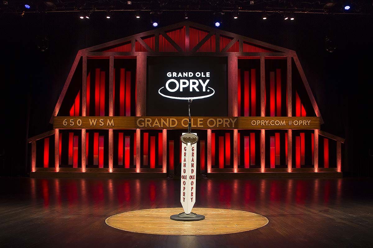 Country Christmas~Gaylord Opryland Resort, Nashville (December 8-11, 2027) - Image 6